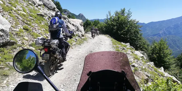 Fotografie z motocyklové výpravy Na dvou kolech